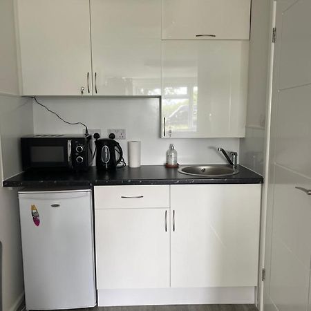 Апартаменти Studio In Private House Near Central Мілтон-Кінз Екстер'єр фото