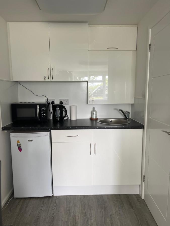 Апартаменти Studio In Private House Near Central Мілтон-Кінз Екстер'єр фото